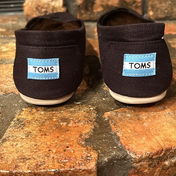 TOMS canvas type fabric shoes. - Picture 4 of 6